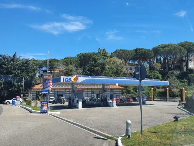 Distributore - Autolavaggio - Area di servizio