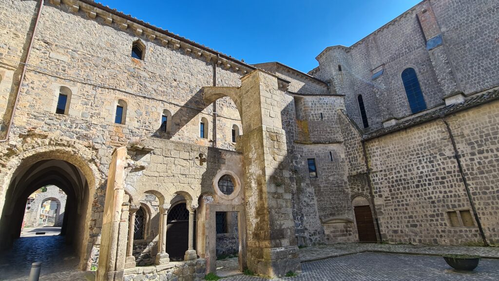 Storia, teatro e natura: estate ricca di eventi a San Martino al Cimino