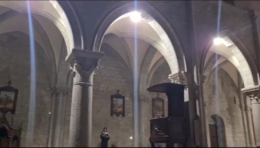 Abbazia-Cistercense-in-notturna