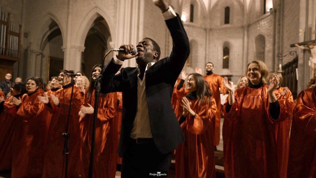 Strepitoso ‘Concerto di Natale’ di Timothy Martin e Amazing Grace Gospel Choir all’Abbazia di San Martino al Cimino
