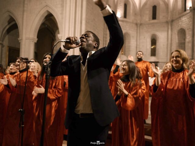 Strepitoso ‘Concerto di Natale’ di Timothy Martin e Amazing Grace Gospel Choir all’Abbazia di San Martino al Cimino