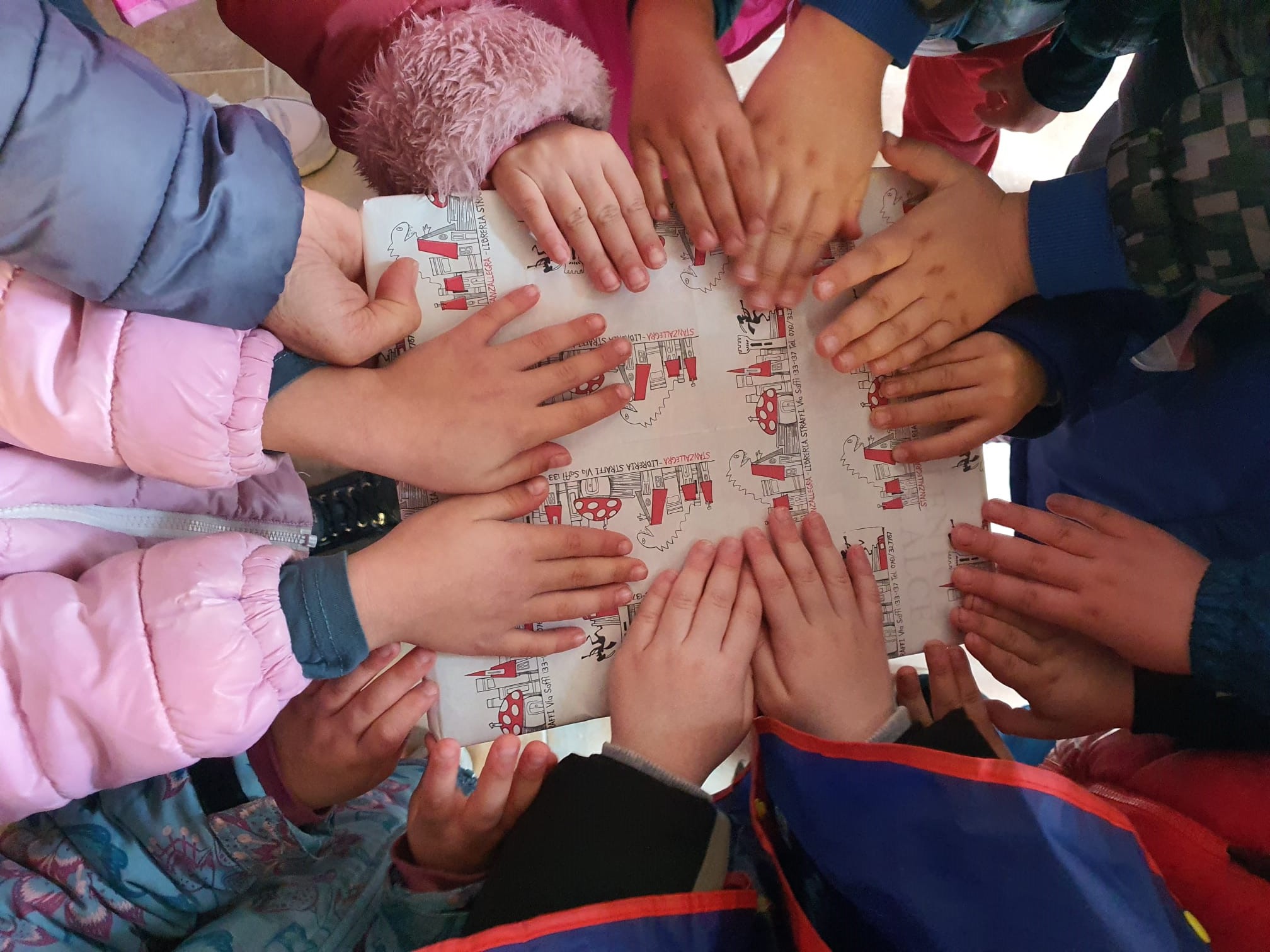 A San Martino al Cimino i bambini della scuola infanzia “Alberto Manzi” visitano la Biblioteca di quartiere di Tuscia Art Lab